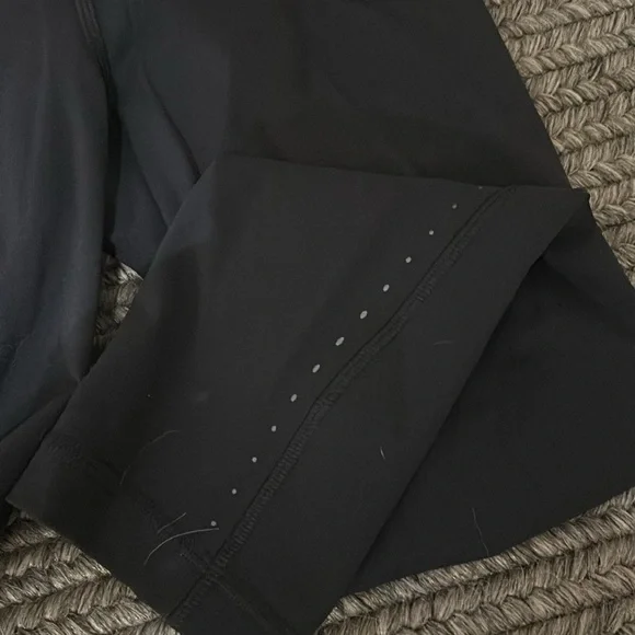 Black High-Waisted Leggings  capris. - Picture 3 of 4